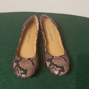 New Lucky Brand flat!!